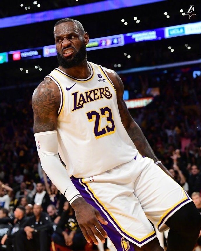 #湖人避免被横扫#不管怎么说，终于赢了，避免被掘金横扫了#湖人可以黑七掘金吗# 