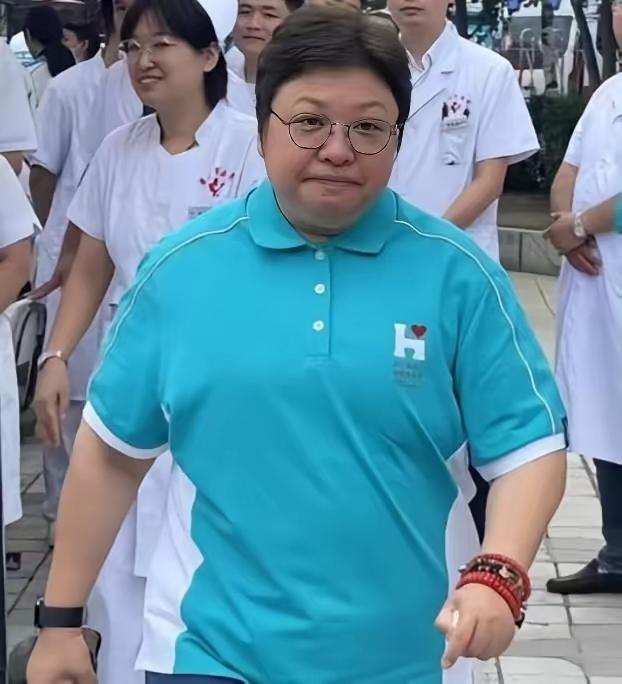 韩红真的太冤了！全网都在骂韩红假慈善，做好事还做出罪了。那她有没有起诉那些 造谣