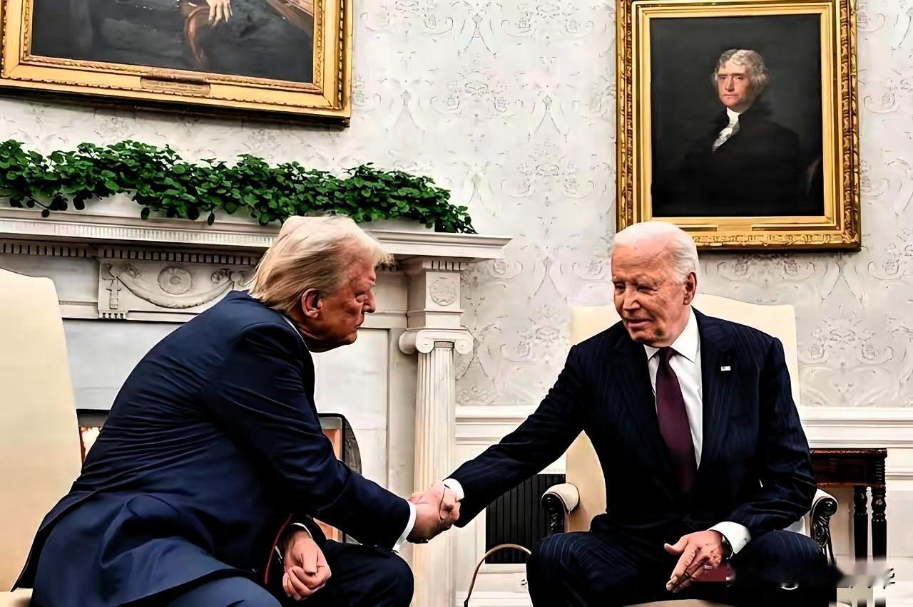 特朗普处处看不起拜登，而从爱泼斯坦公布的文件中，拜登胜了特朗普一筹。爱泼斯坦公布