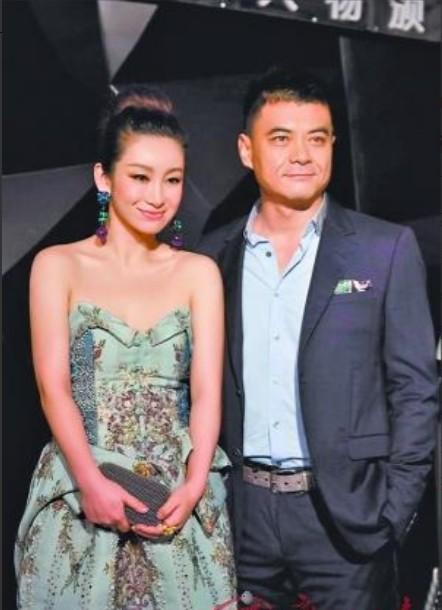 当年，秦海璐与身价20亿的李厚霖同居了四年。当她在思考是否嫁给他时，却突然收到了