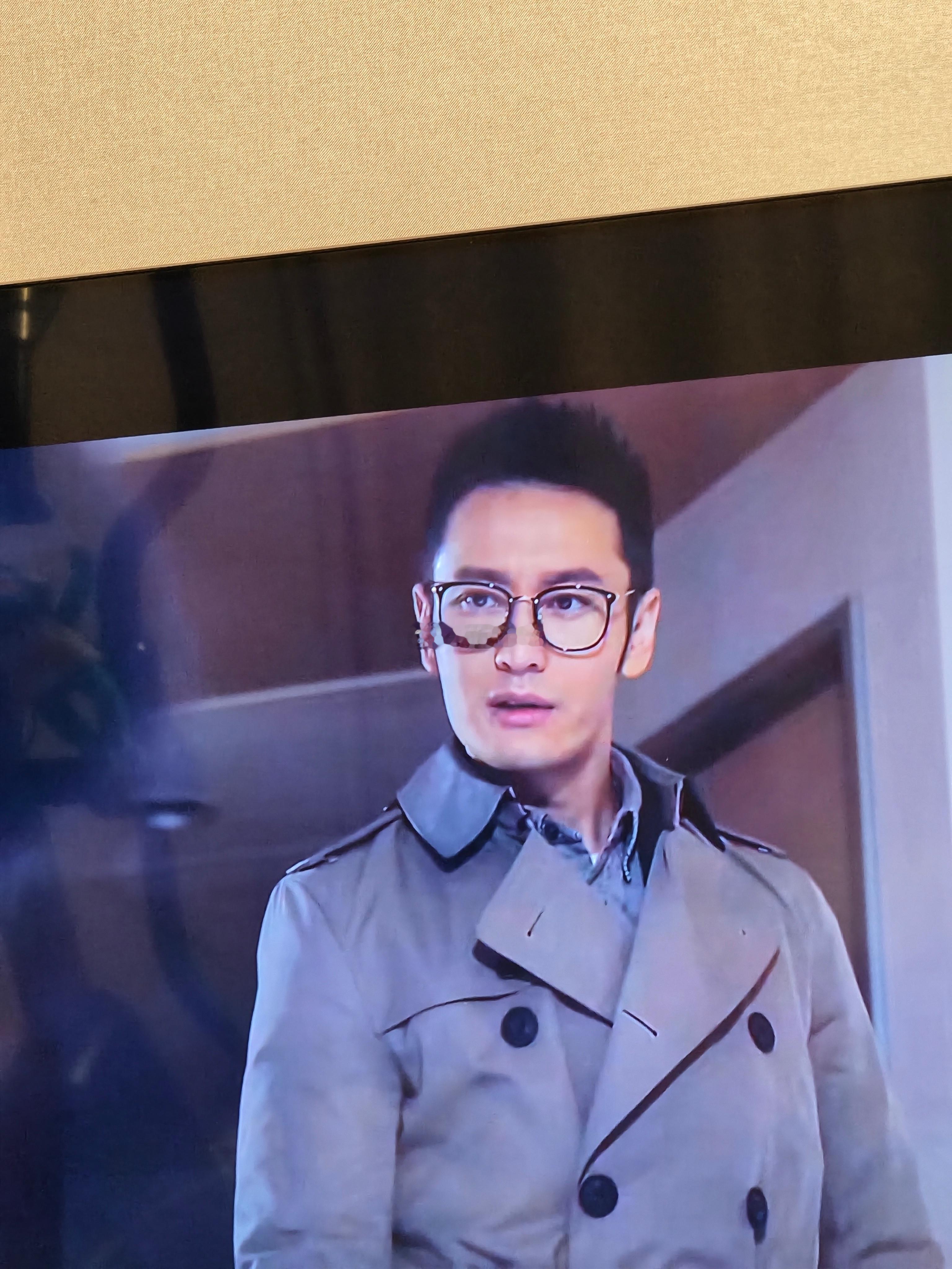 其实我觉得黄晓明、郭富城、黎明都比刘德华和梁朝伟帅。 