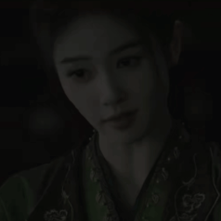 白鹿的李佩仪好像特别适合拉郎，这眼神这模样，就适合撩，期待白鹿剧粉有趣二创，期待