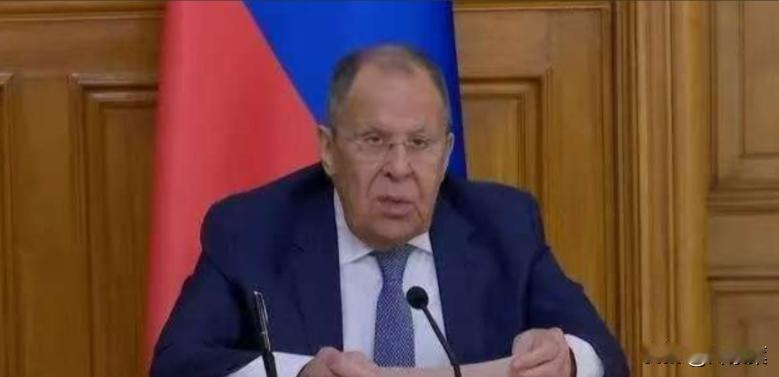 俄罗斯发出警告：战争爆发中国将被围攻，不过对中国最危险的不止战争。大家最近可能刷