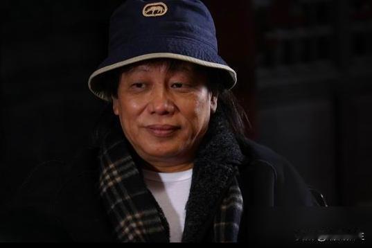 77岁梁小龙，最后一场商演。
离世前一天，他还在深圳吃火锅，赠人“真功夫”字画