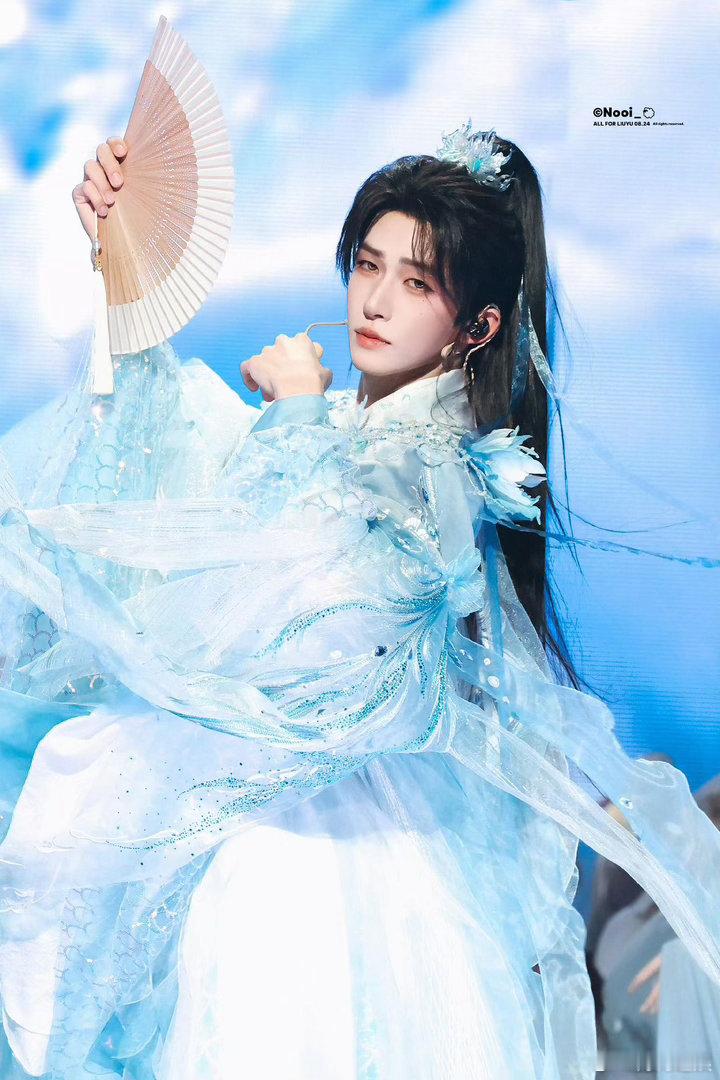 追星被自担妈妈拍手了 别人捡彩带靠运气，这位姐妹靠面膜开出隐藏款！刘宇妈妈那个拍
