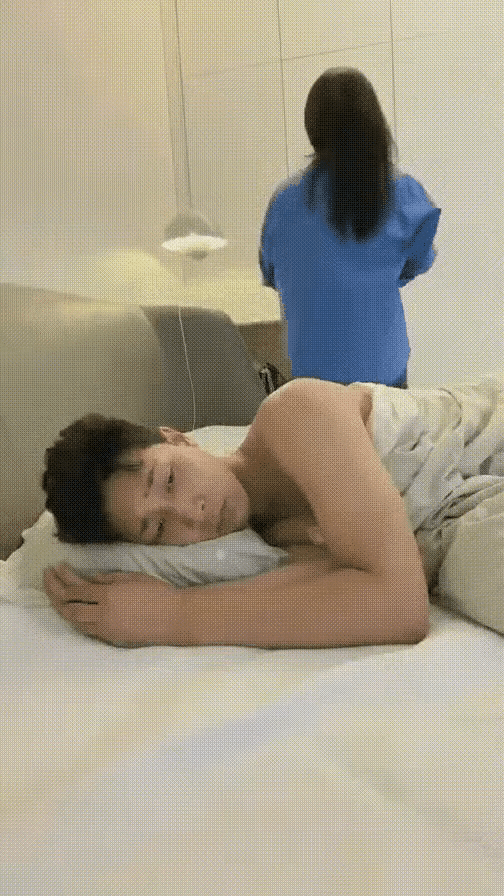 现行的婚姻制度和习惯，倒逼着众多的男性，静悄悄的退出婚姻式生治。
       