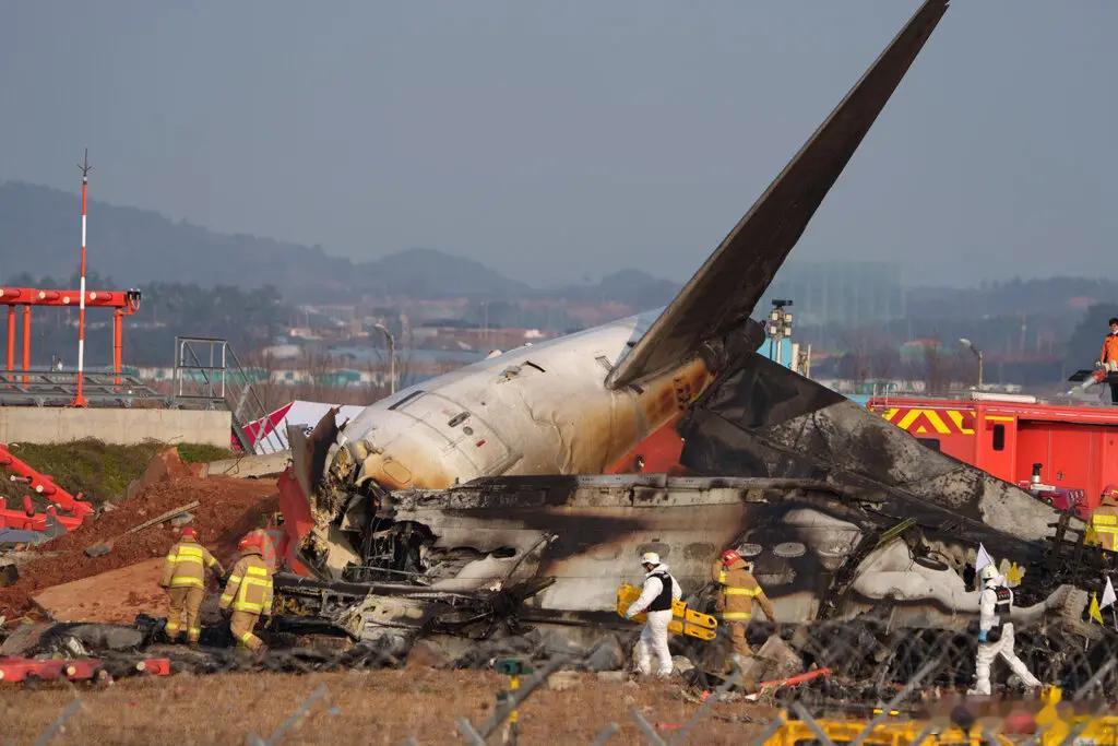 【遇难者家属抗议后韩国撤回空难报告】（纽约时报）济州航空空难遇难者家属在新闻发布