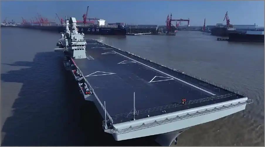 震撼！四川舰海试破局，10年窗口期靠它守住安全红线
 
四川舰完成首次海试，这款