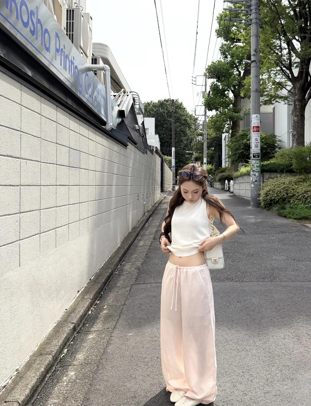 153 86小个子！白粉穿搭好适合夏天！！
ootd 氛围感穿搭 日常穿搭 小个