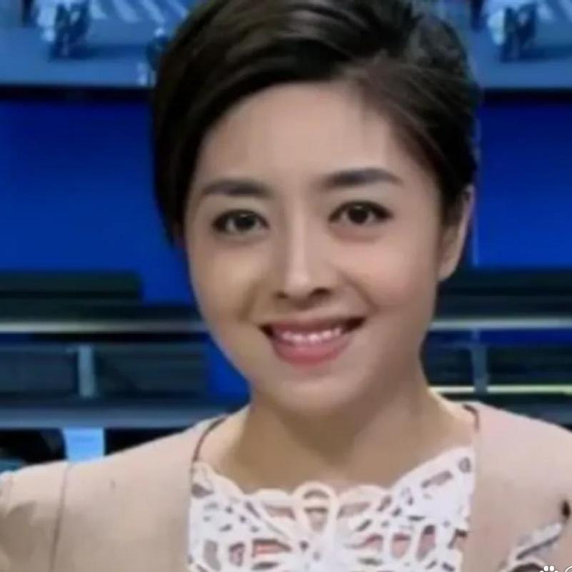 世事无常！优秀主持人意外离世，警醒所有人珍惜当下
 
2015年，四川卫视主持人