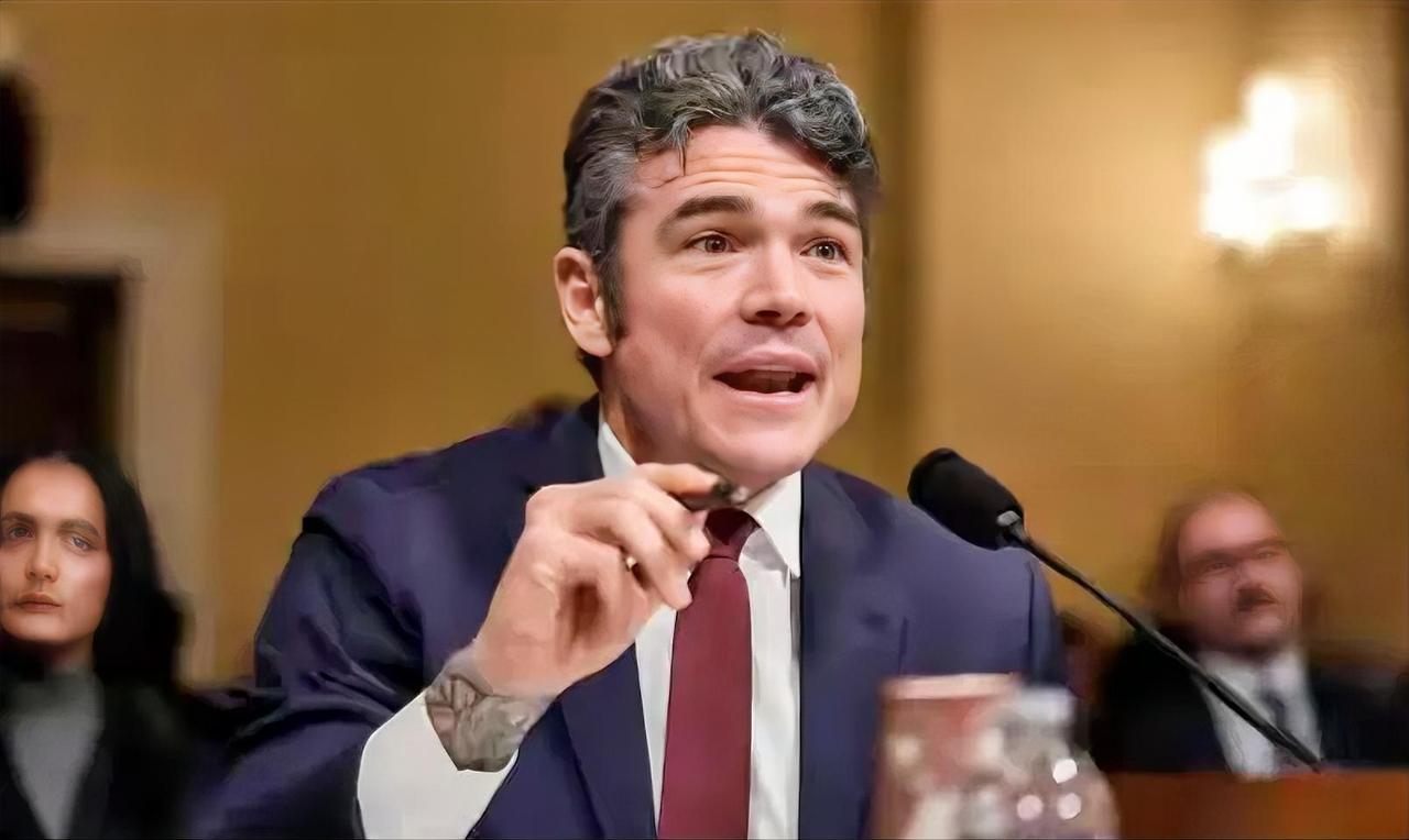 他打破了美国政坛的集体“沉默”！原来，美国官员也有勇敢的人！

当地时间3月17