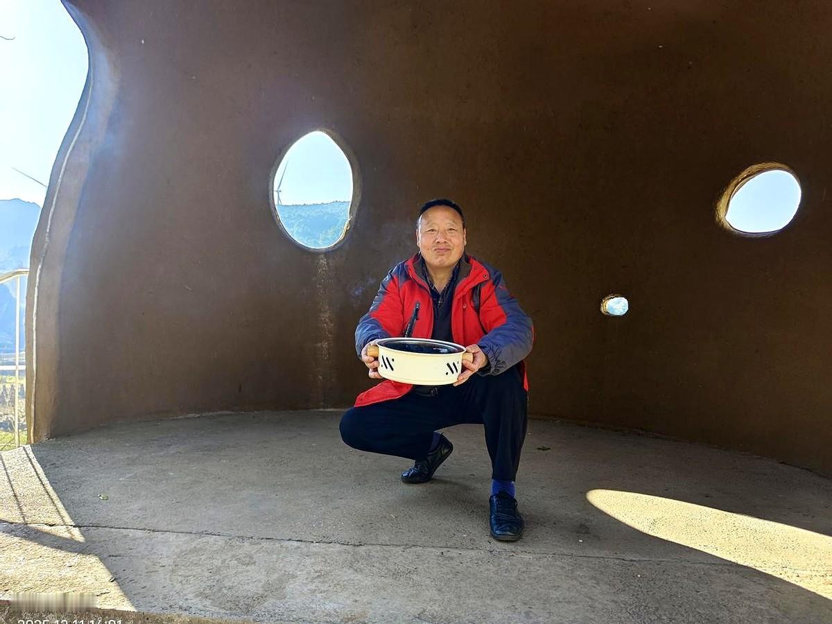 “形似游龙转身猴”这句口诀，最近因为两首诗在武术圈炸开了锅。

事情是这样的，百