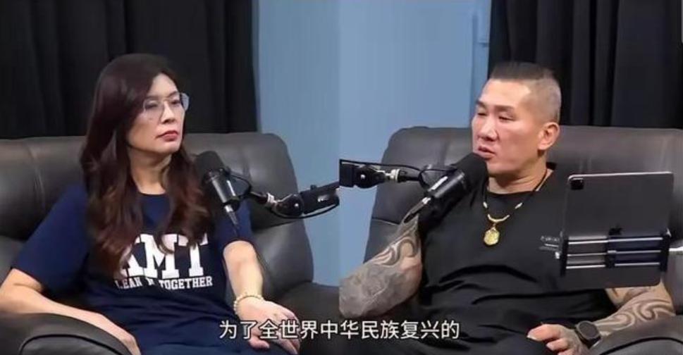 台湾省馆长说："国民党打内战，输给了共产党，被赶到台湾来，在岛内又被民进党打败了