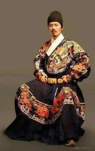 1592年，大明万历二十年。丰臣秀吉侵朝，战争持续七年，明军两次入朝击败倭军，救