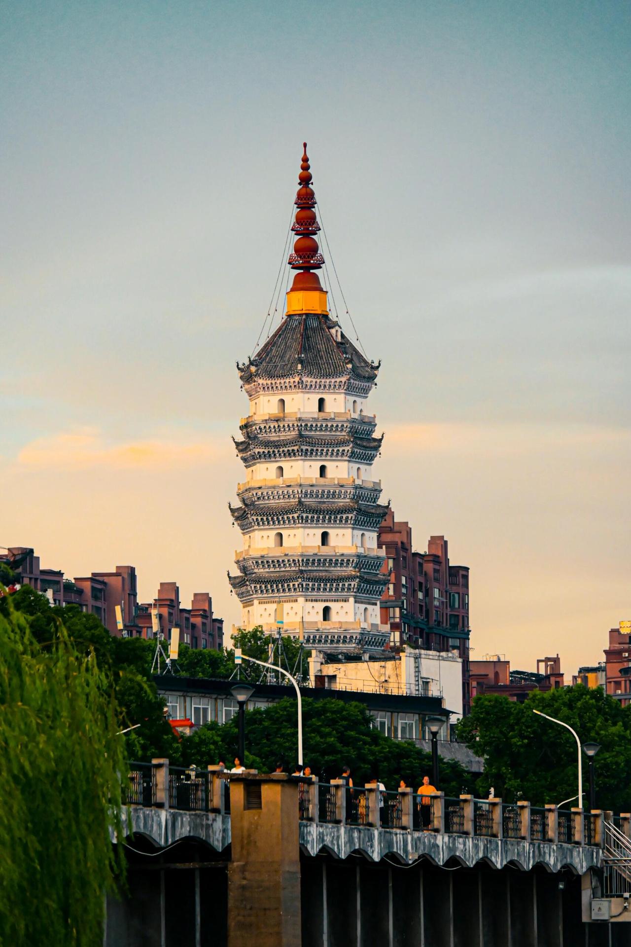 安庆就是全国郊区城建天花板！
走过大大小小很多城市，真心觉得安庆的城市建设，尤其