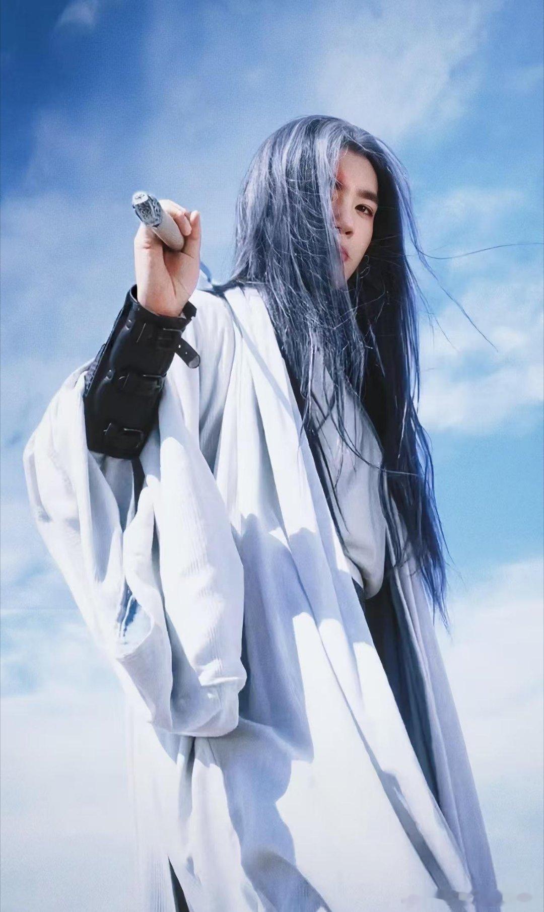 于适入围百花最佳男配初评细看电影频道官宣博文，于适凭借《镖人：风起大漠》竖一角入