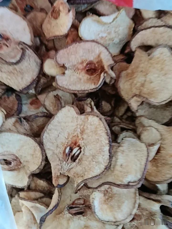 冬日生活打卡季进入冬季了，高平大黄梨，清肺化痰止咳，成了当地人的首选。前几天，购