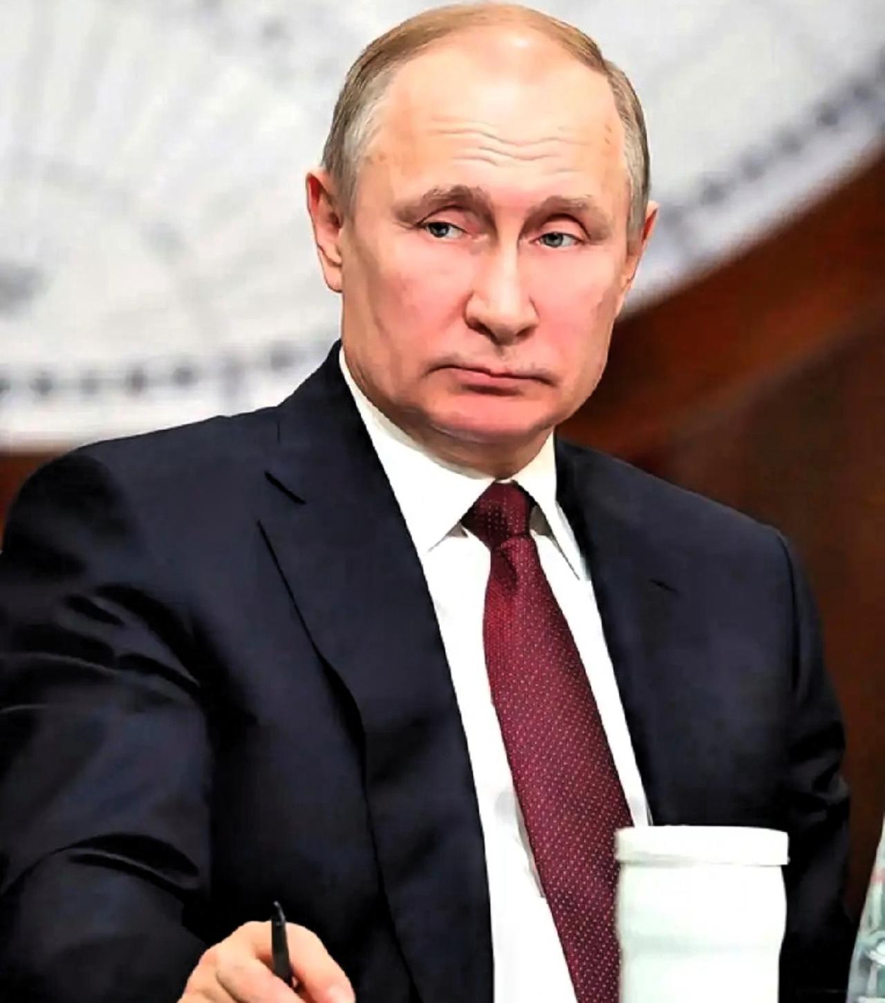 姜还是老的辣，正当伊朗关闭霍尔木兹海峡让全球陷入能源恐慌之时，普京在3月4日突然