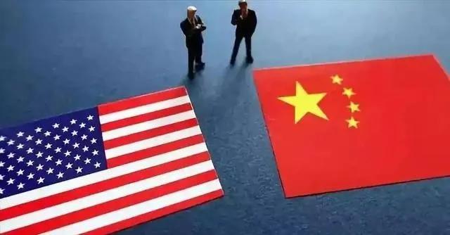 眼下，全世界都在看中美谁先撑不住。现在是中国有货卖不出，急着赚钱，美国是有钱买不