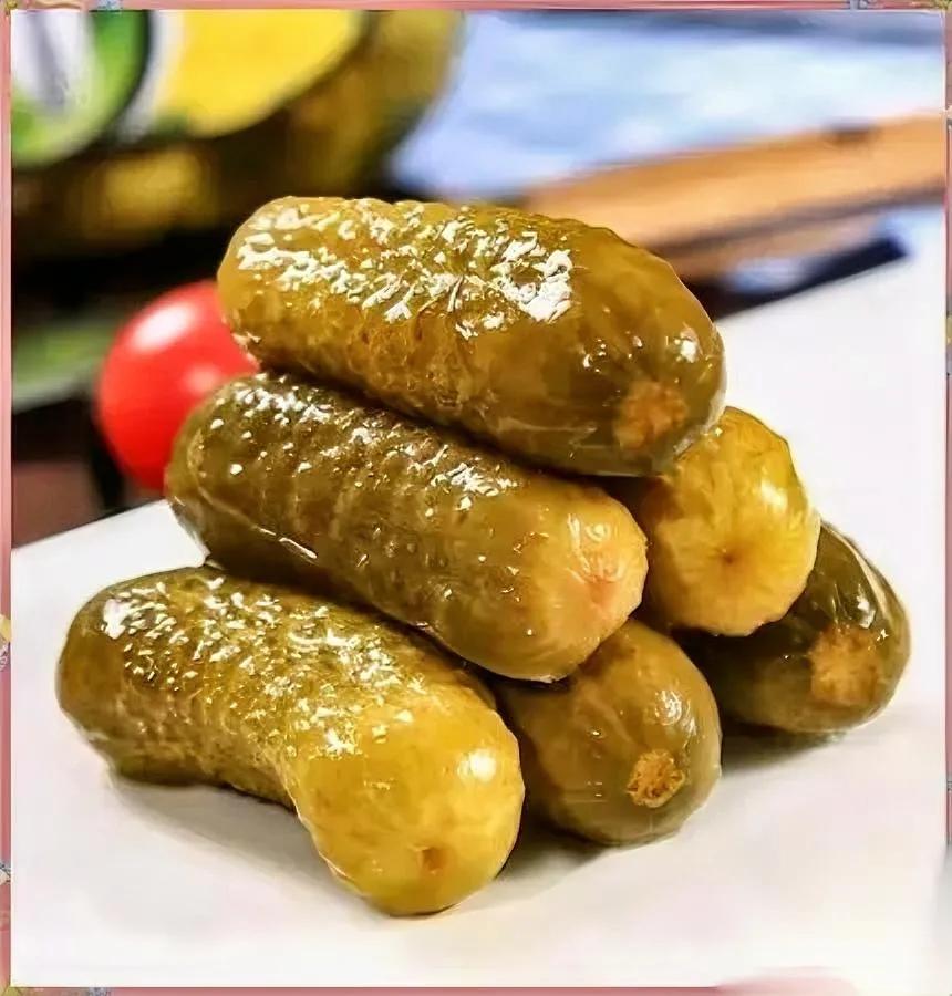 东北直播间一夜变绿！

赵四嚼得嘎嘣响，我咽口水。

别急着下单，那口酸爽背后藏