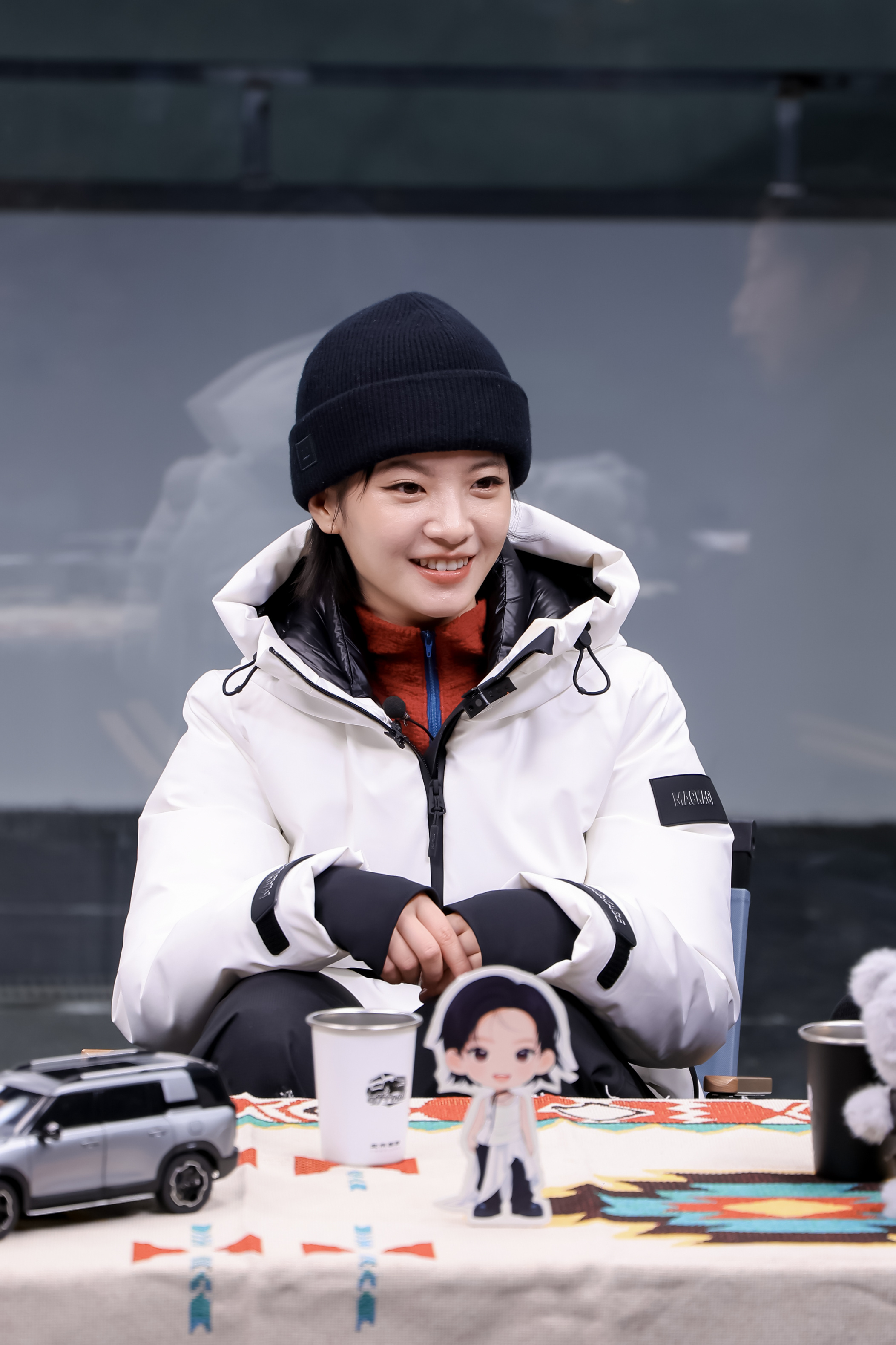 李庚希开BJ30冲上黑级雪道 冰雪路面最怕打滑？BJ30的电四驱系统响应只要0.