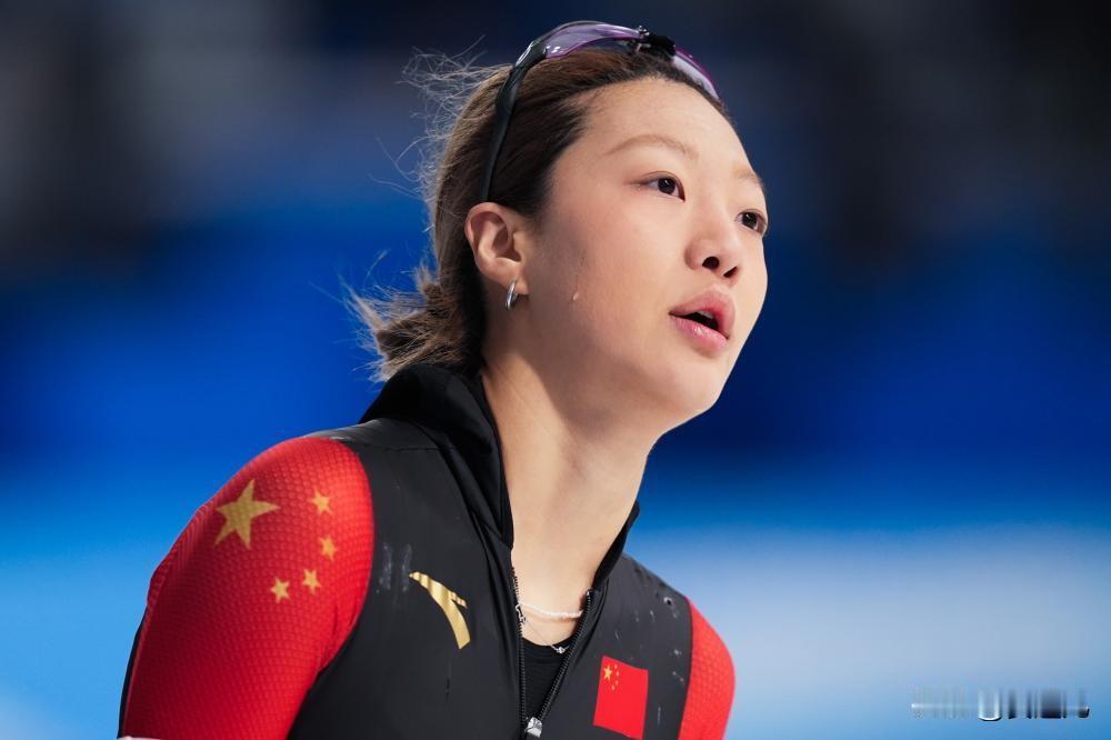 中国队包揽亚冬会速度滑冰女子3000米金银铜牌
北京时间2月10日，哈尔滨亚冬会