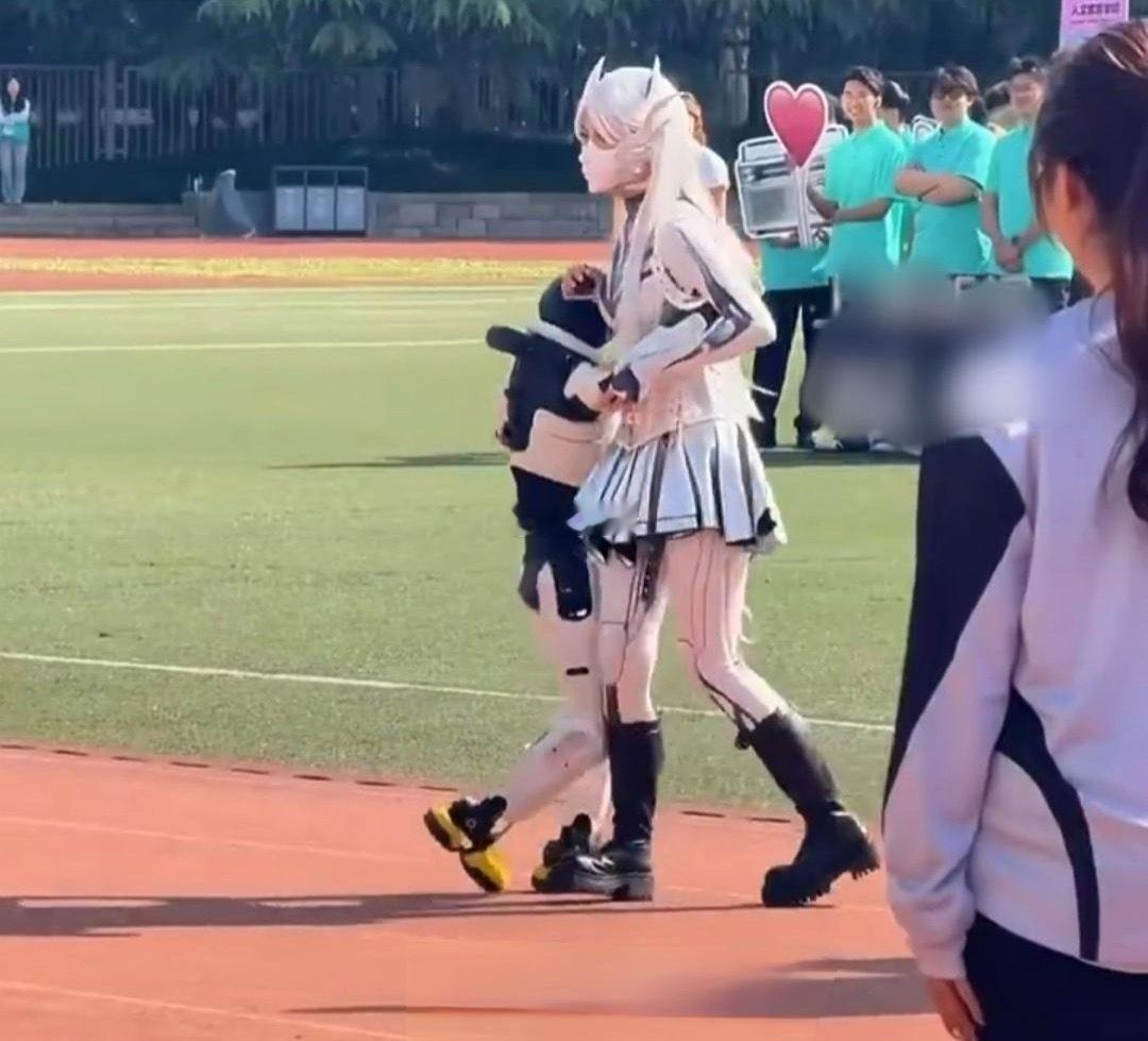 未来咋办？人工智能的发展是提倡的 但不能脱离人类的掌控 如果赋予它们独立思维将面