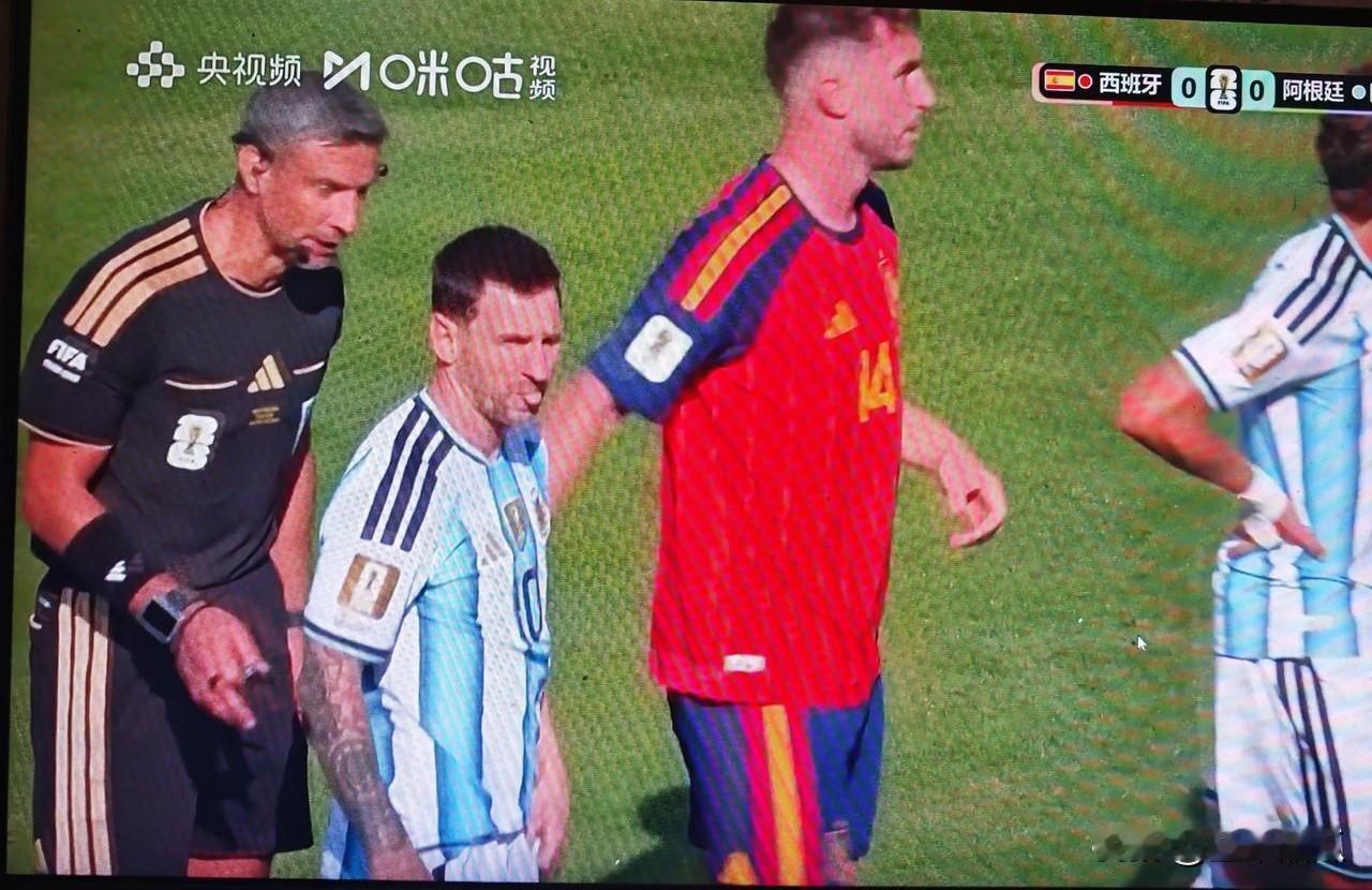 梅西值了，即使这是最后一次世界杯，他也率队三次杀入决赛，足坛有几个，三次虽然得了