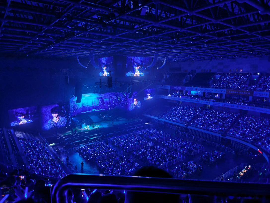 王赫野合肥演唱会上座率🎤庐州赴约！合肥场馆满满当当，台下欢呼声不断，好音乐收获