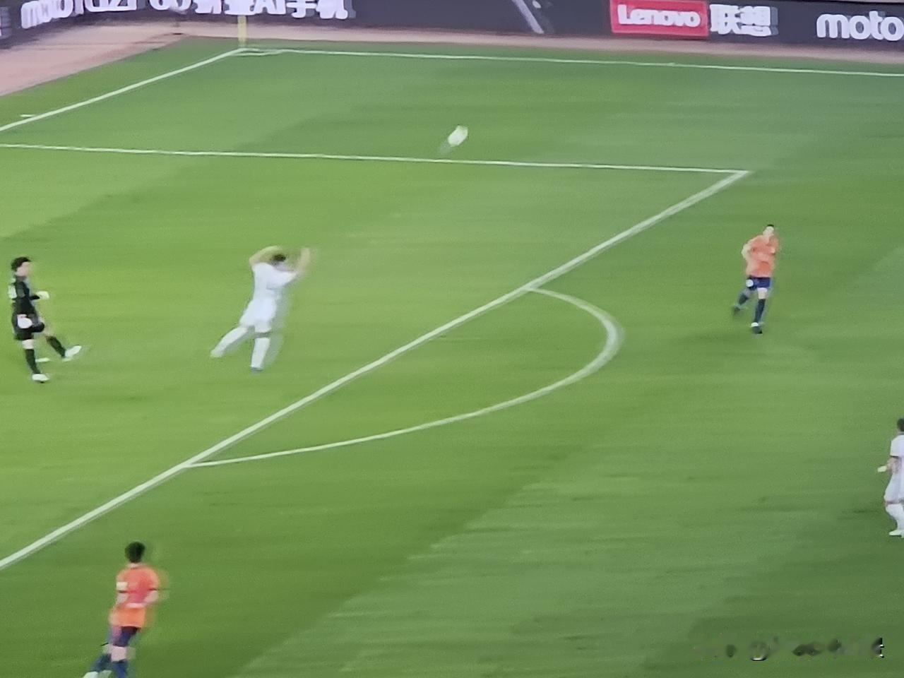 事实证明，山东泰山队真打不了阵地战。
山东泰山队诸多经典战例，无一不是放弃控球率