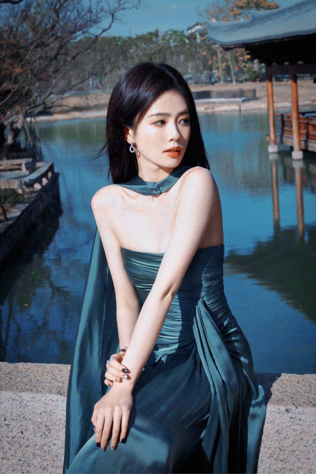 白鹿[超话] bl白鹿0923生日快乐 bl幸福鹿923号 “愿你像花蕾一样绽放
