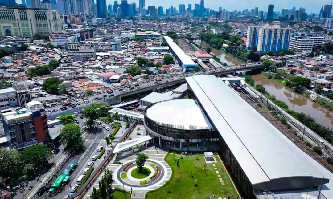 雅万高铁，展现的是印尼国家形象

印尼总统普拉博沃力挺东南亚首条高速铁路，称其是