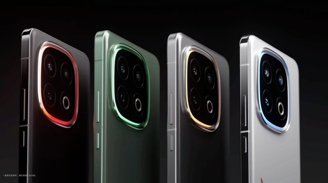 不出意外，即將登場的這頂配直屏，又是對著小米來的