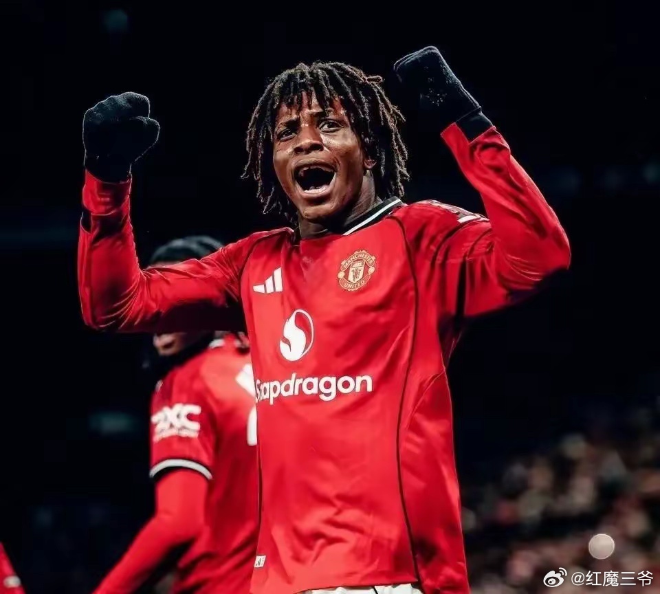 曼联  曼联对阵利兹联最新伤情动态：三大主力缺阵，核心球员复出尚存变数，卡里克面