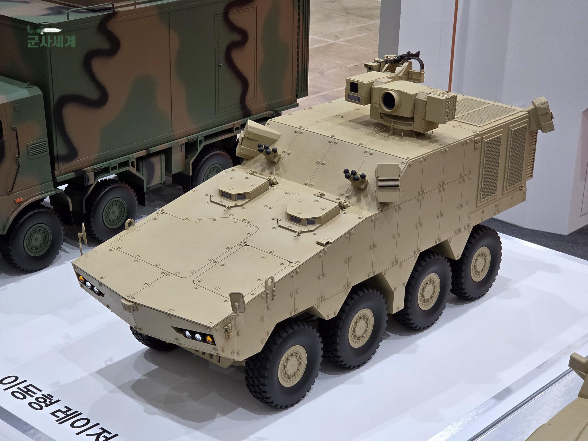 韩国韩华系统公司正在为出口沙特阿拉伯而开发的“天光”战斗车辆用激光武器。以8X8