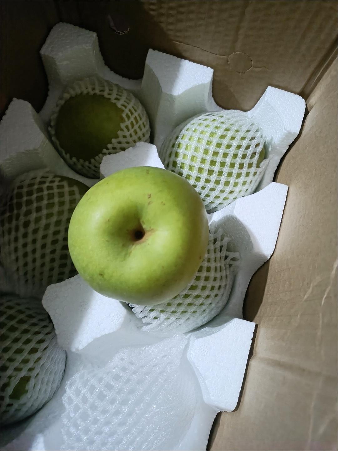 早上起床,你该喝温水还是凉水?早上起床喝温水，因为脾胃喜温恶寒；另外早上起来喝水