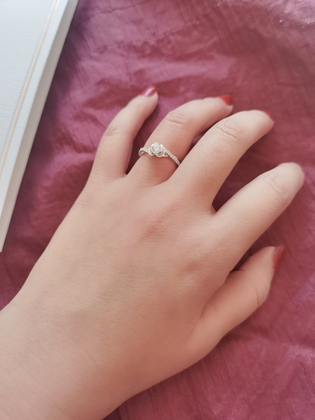 1.8万元钻戒回收价仅180元结婚的时候都没买钻戒，生完孩子后说要给我个惊喜，买