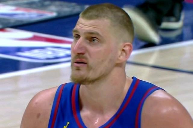 决战时刻罚金队：熟悉的味道！

在掘金主场险胜猛龙的末节决战时刻：再次发生极其疯