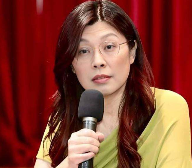 没招了！
郑丽文喊赵少康 “大哥”！


郑丽文放低了姿态。
她公开称呼赵少康为