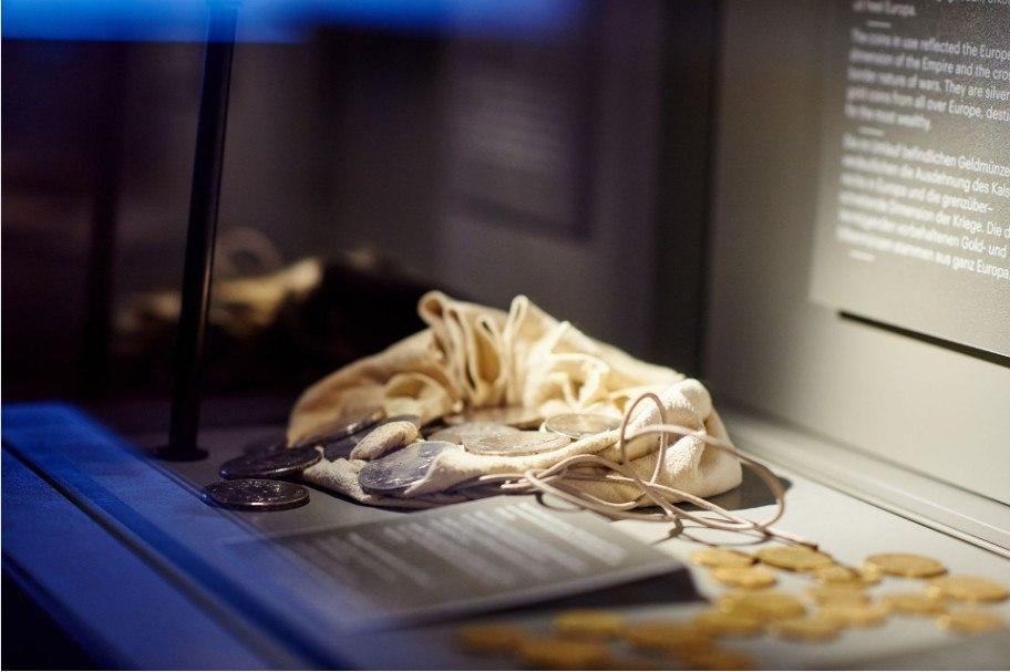 继卢浮宫盗窃案后，拿破仑的戒指在比利时“拿破仑最后总部”博物馆被盗。

今年，欧