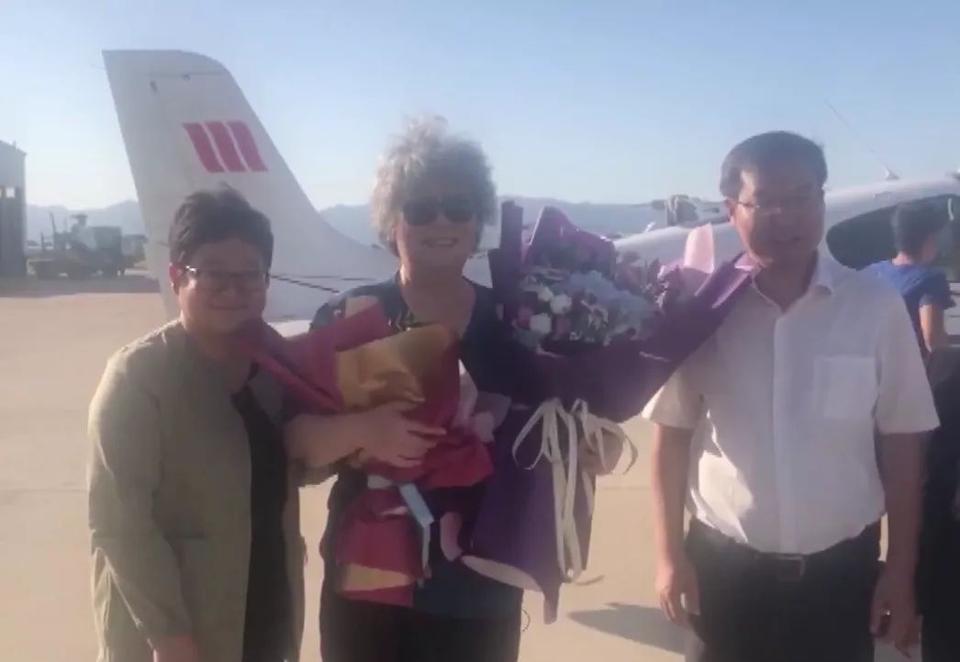 1982年，一女飞行员驾驶运输机从张家口机场起飞，当飞机爬到700米高空时，一架