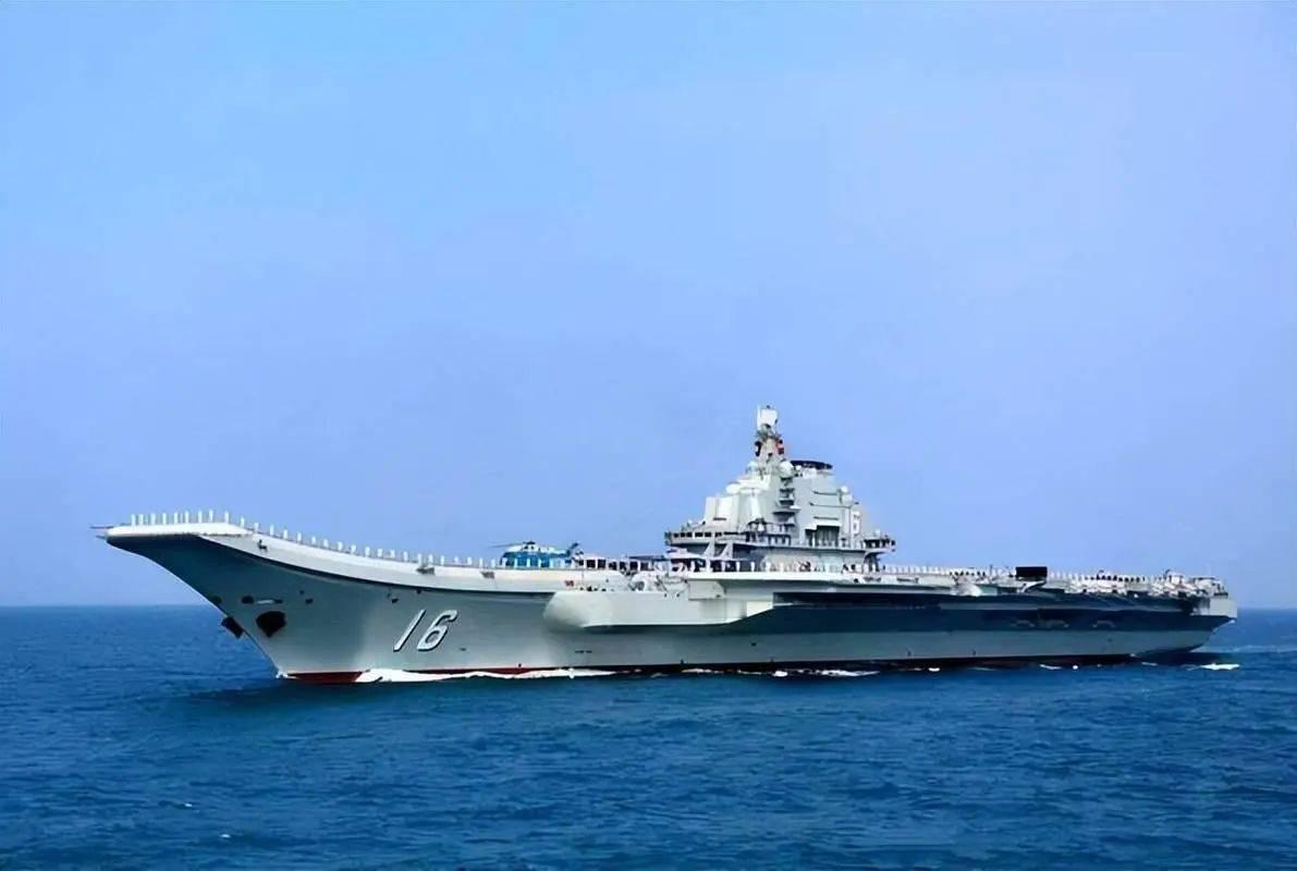 干的好！
12月6日下午和傍晚，我辽宁舰正在冲绳东南方向国际水域航行，无端遭日本