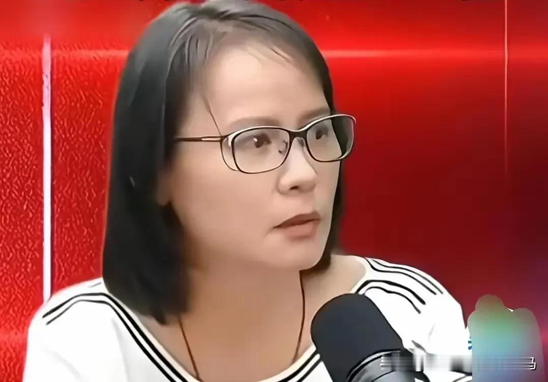 ​一位台湾女教师的话，昨天在朋友圈刷屏了。
 
​她说大陆这边，共产党带着十几亿