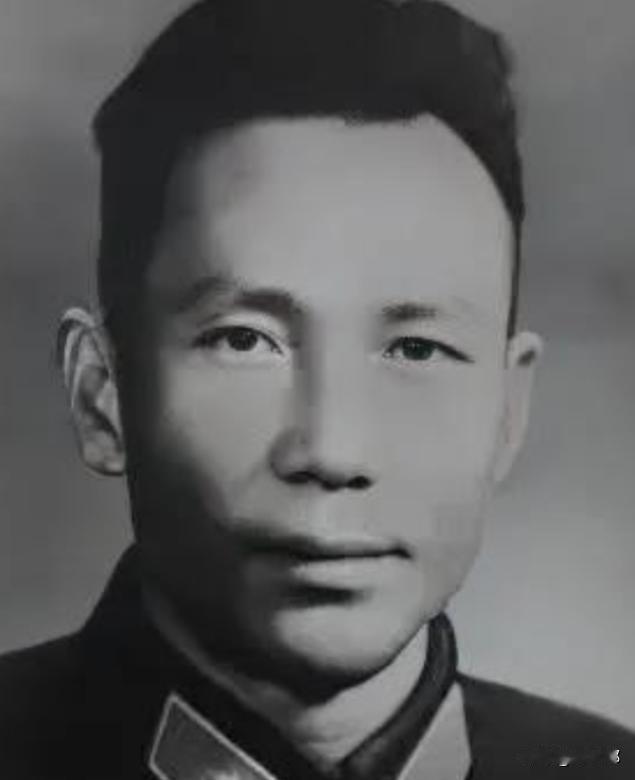 1937年3月，马步芳的电台主任熊维邦收到了两封绝密电报，他看都没看，就交给了曾