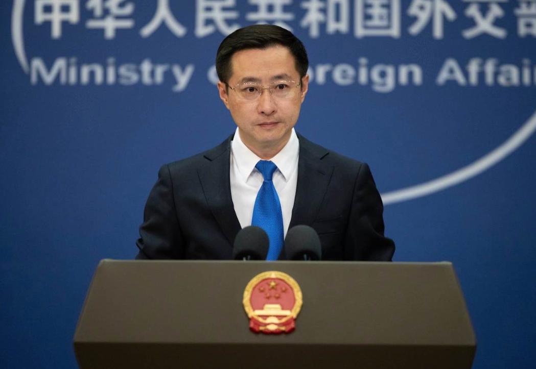 /非去不可吗？

日本记者在浦东机场看到的震撼一幕：前往日本的值机口中国人排成长