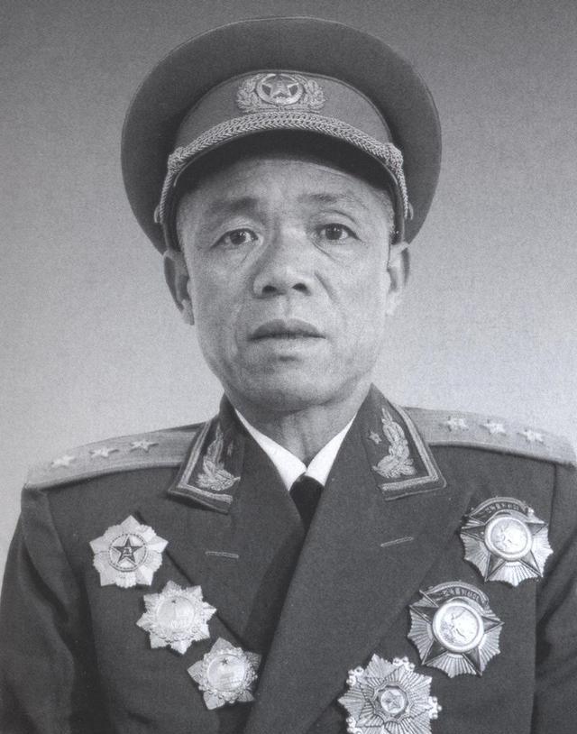 1949年金门失利，很多人还以为是船不够，其实船只不足只是表面问题，真正关键是前