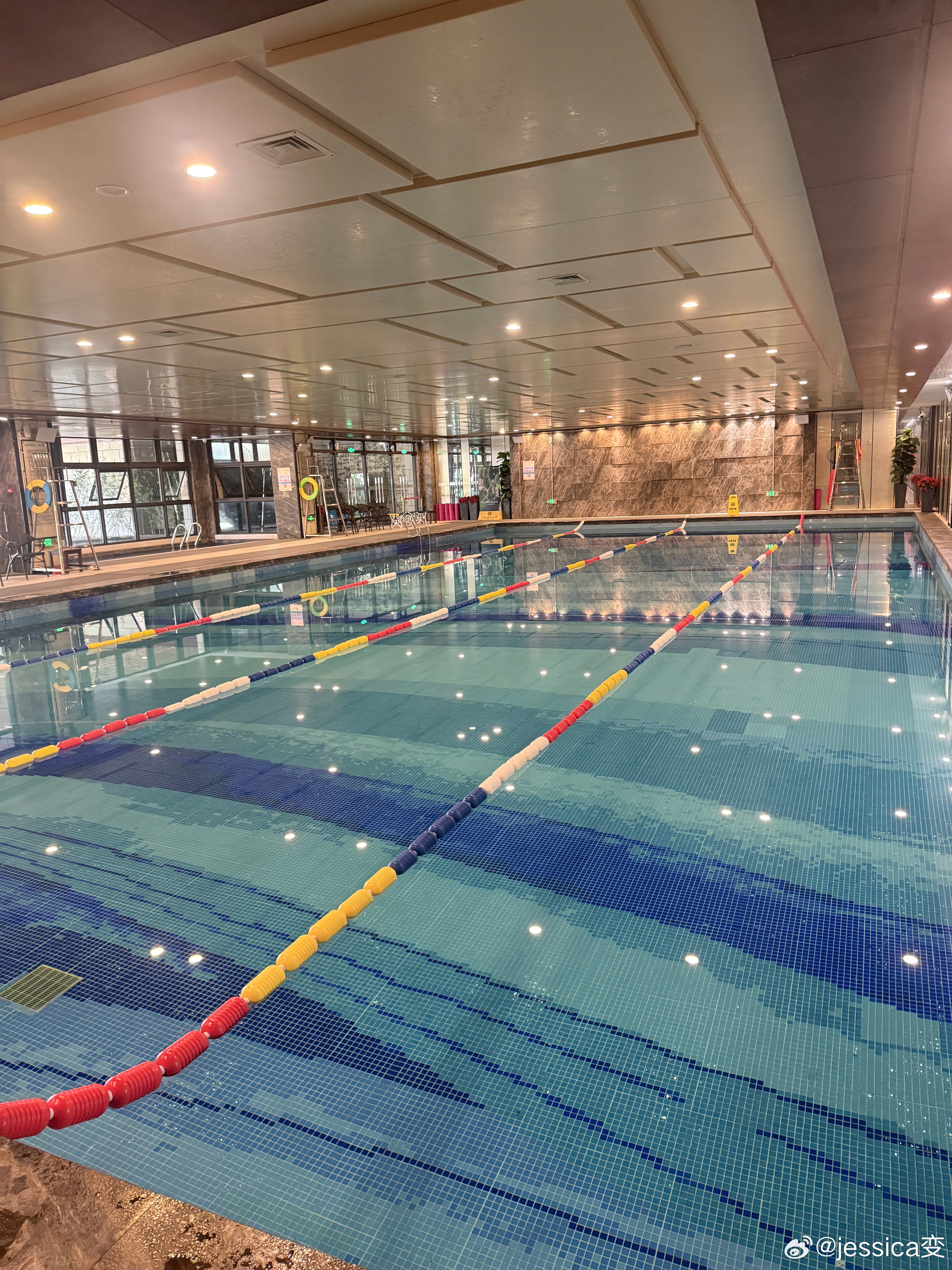 最近看游泳🏊🏻‍♂️比赛老带劲了 忍不住跳进水里游起来[加油][加油][加油