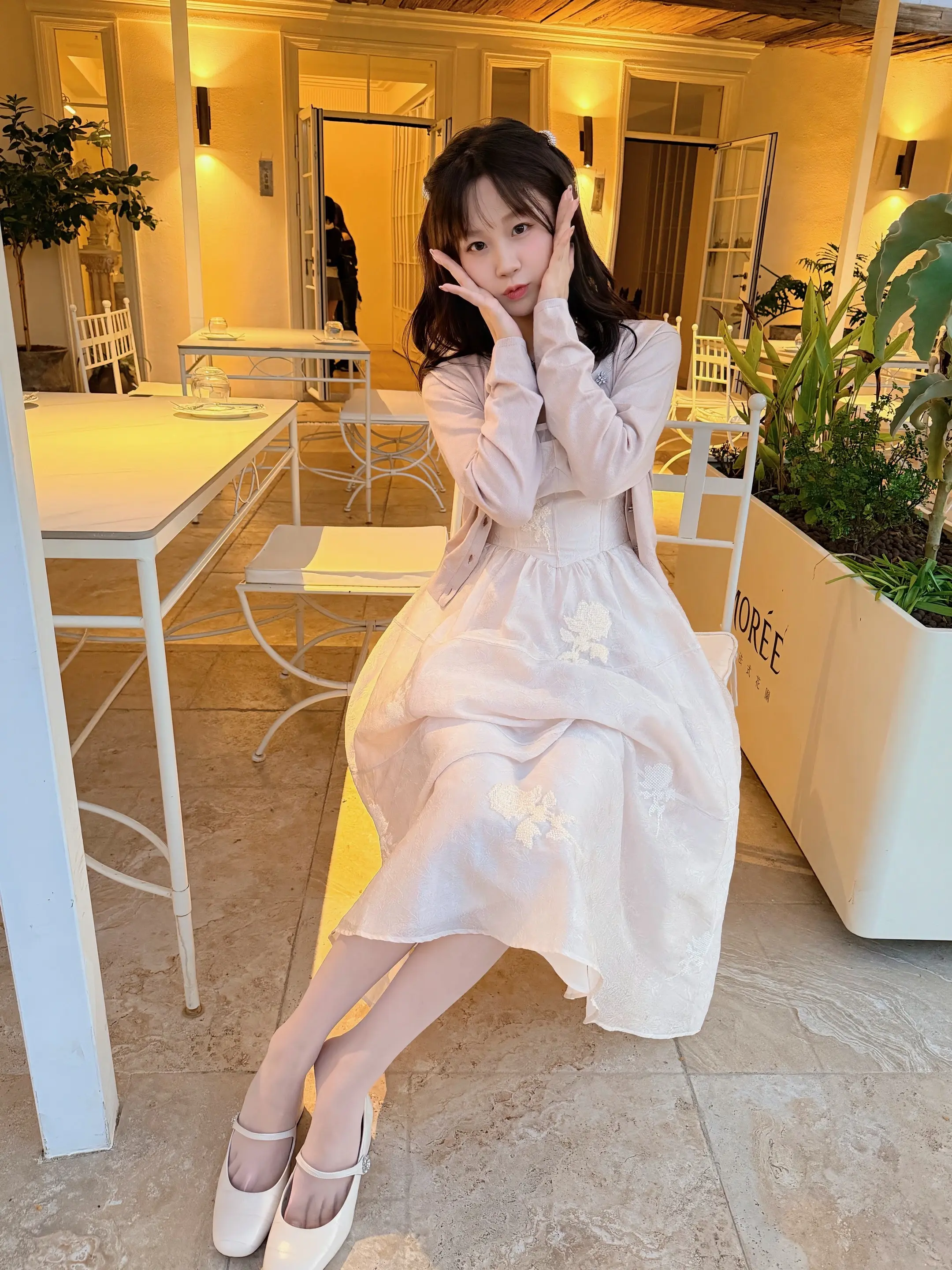 在我身后 姐姐保护你。