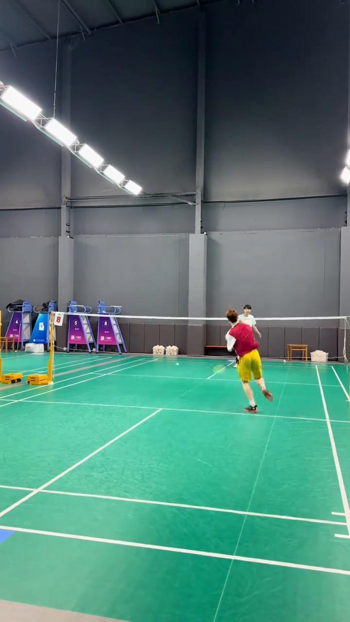 五种羽毛球球路。
杀完球要上网，硬过渡要连贯。放近网抓网前，对手快打重复。放远网