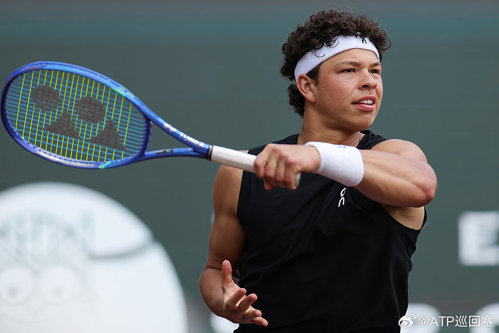 谢尔顿先下一盘ATP250 休斯顿站第二轮，谢尔顿抢七2-5后连下5分，7-6(